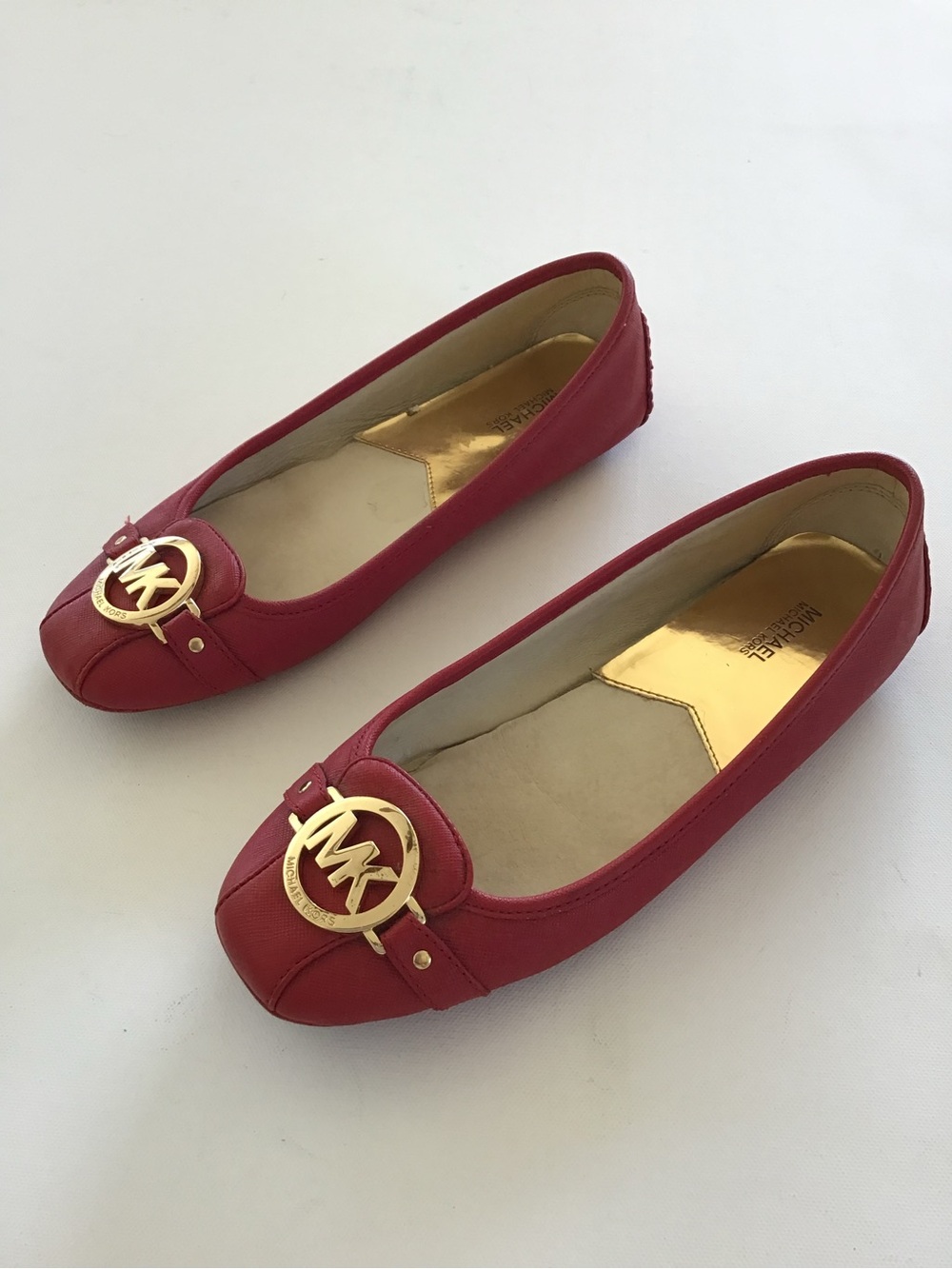 Michael Kors Fulton Moc Ballet Flats Red Saffiano Leather Gold MK Logo Size 8.5